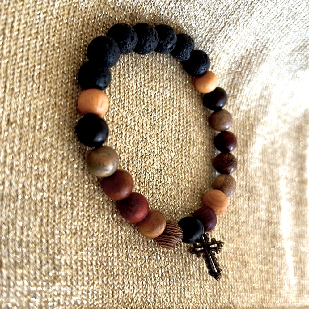 💜New Sandalwood and lava stretch bracelet with antique bronze cross. Hand made